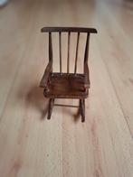 Oude houten poppen schommelstoel, Ophalen of Verzenden, Gebruikt, Pop