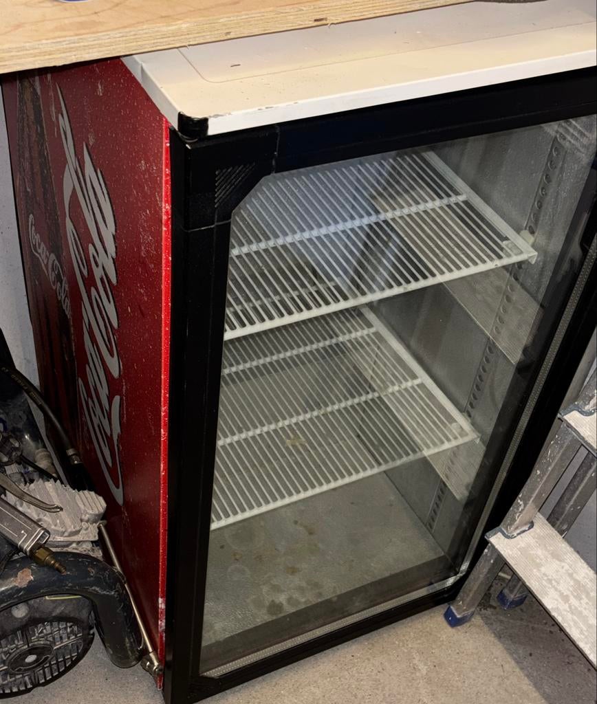 Oude Coca-Cola koelkast - Werkt perfect!, Witgoed en Apparatuur, Minder dan 75 liter, Energieklasse A of zuiniger, 45 tot 60 cm