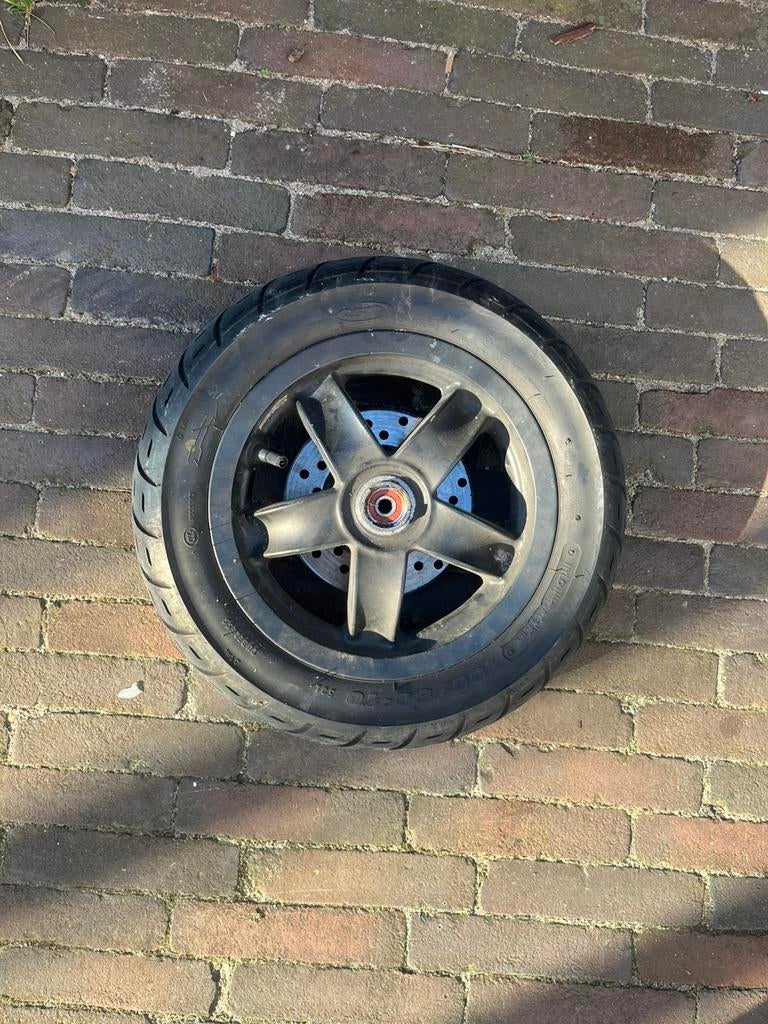 Piaggio zip voorband, Ophalen of Verzenden, Zo goed als nieuw, Overige typen, Piaggio