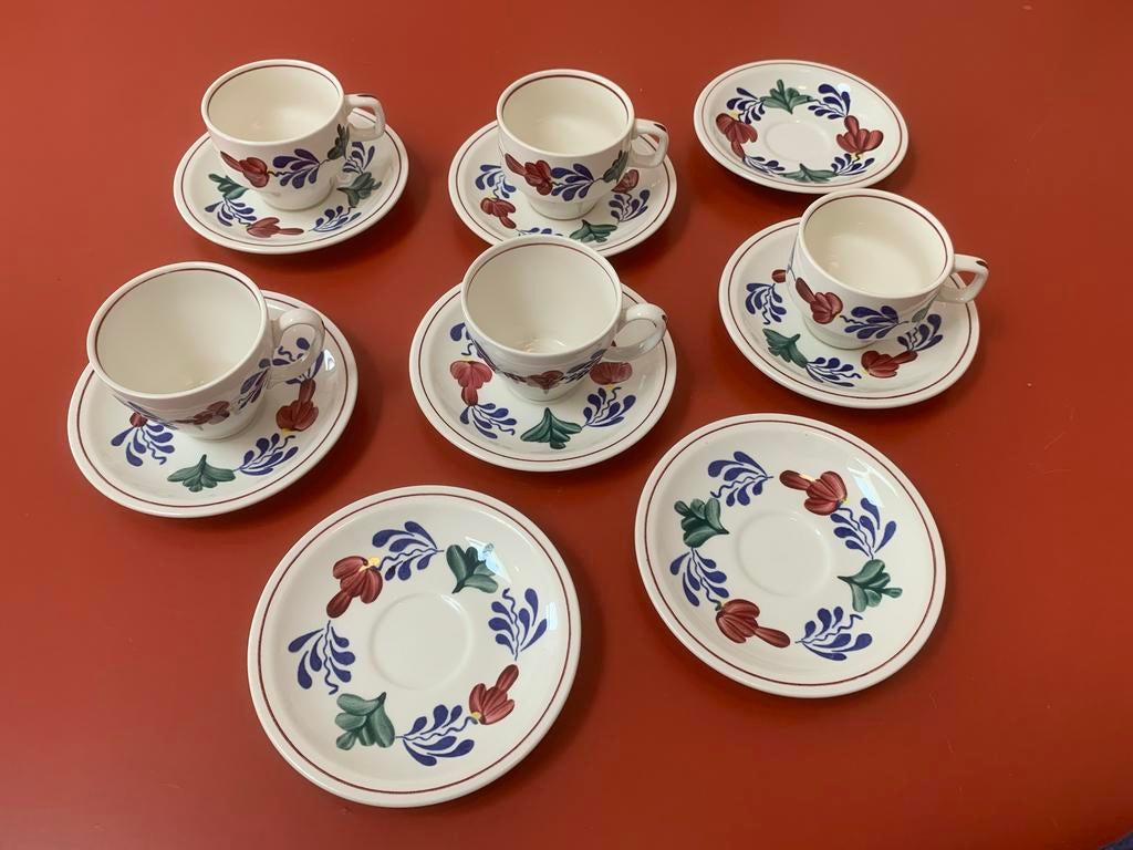 Diverse kopjes en schotels Boerenbont Villeroy & Boch, Ophalen, Gebruikt, Keramiek, Kop(pen) en/of Schotel(s)