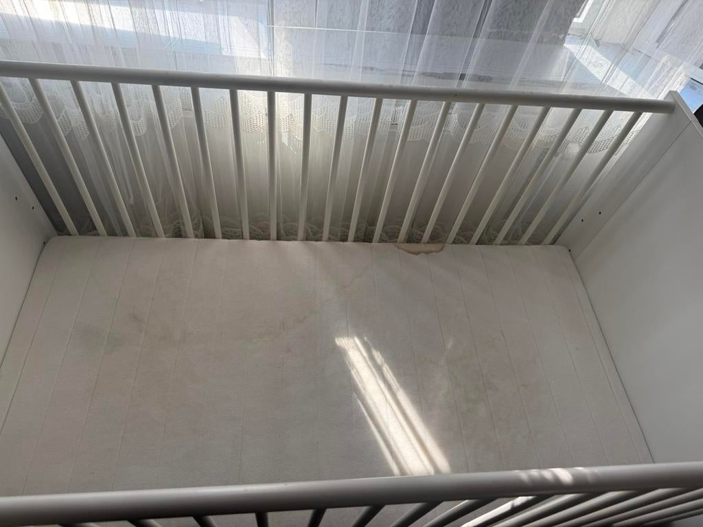 Peuterbed 70x140 compleet met matras., Kinderen en Baby's, Kinderkamer | Bedden, Ophalen, 70 tot 85 cm, 140 tot 160 cm, Zo goed als nieuw