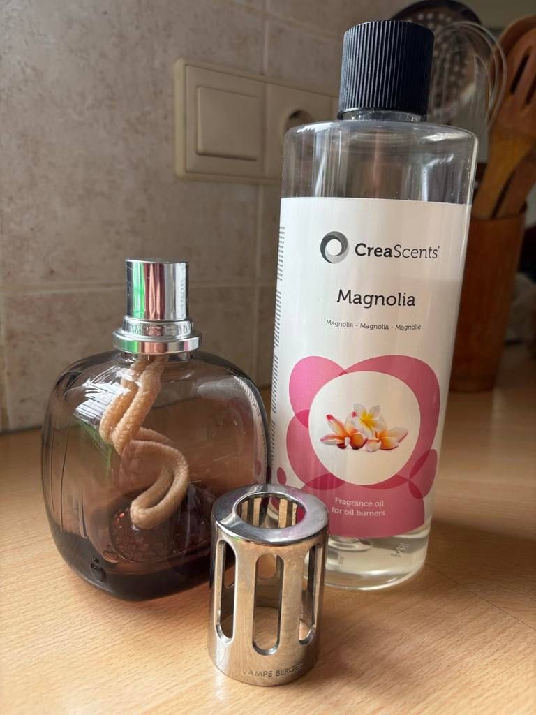 Lampe Berger brander met 3/4 fles vulling, Ophalen, Zo goed als nieuw