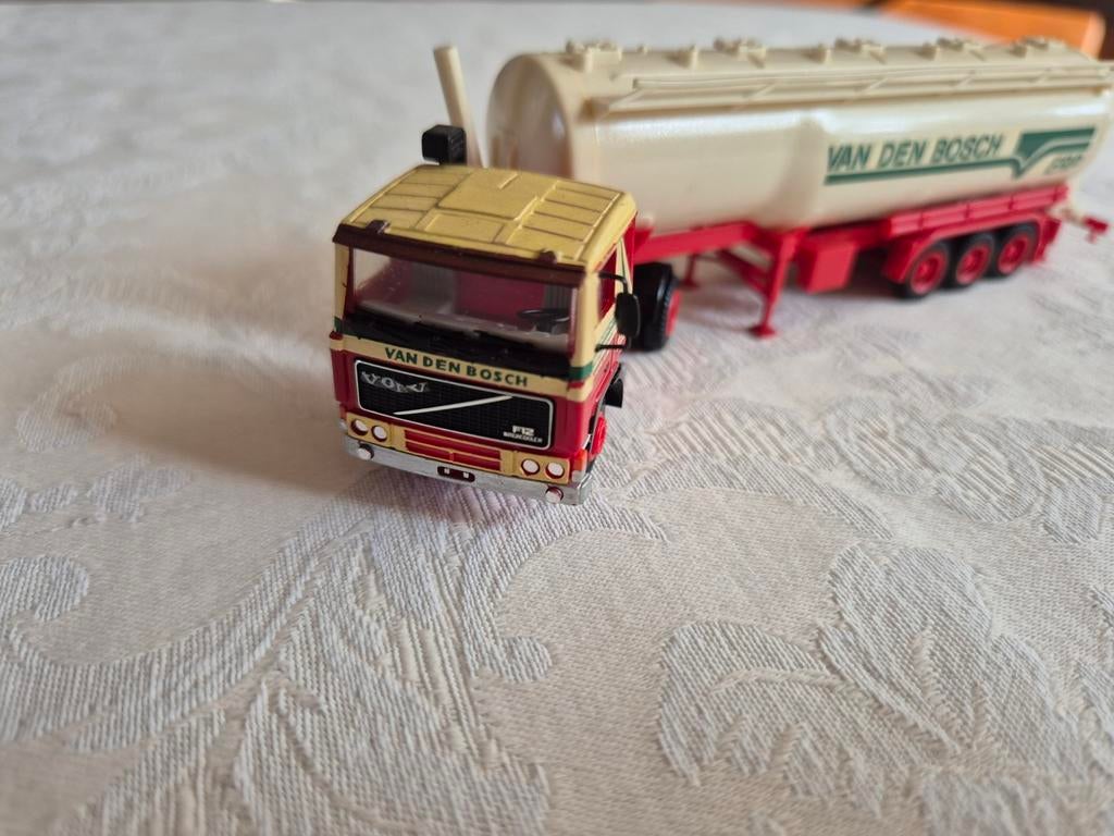 Volvo van Den Bosch, Hobby en Vrije tijd, Ophalen of Verzenden, Bus of Vrachtwagen, Overige merken