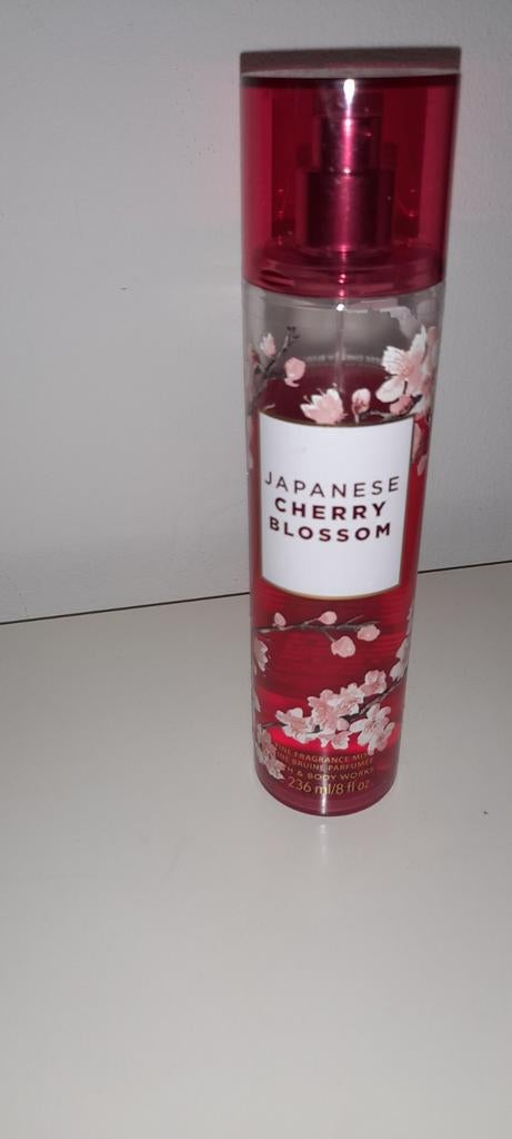 Japanse Cherry blossom bodymist van Bath and Body Works Zgan, Ophalen of Verzenden, Zo goed als nieuw