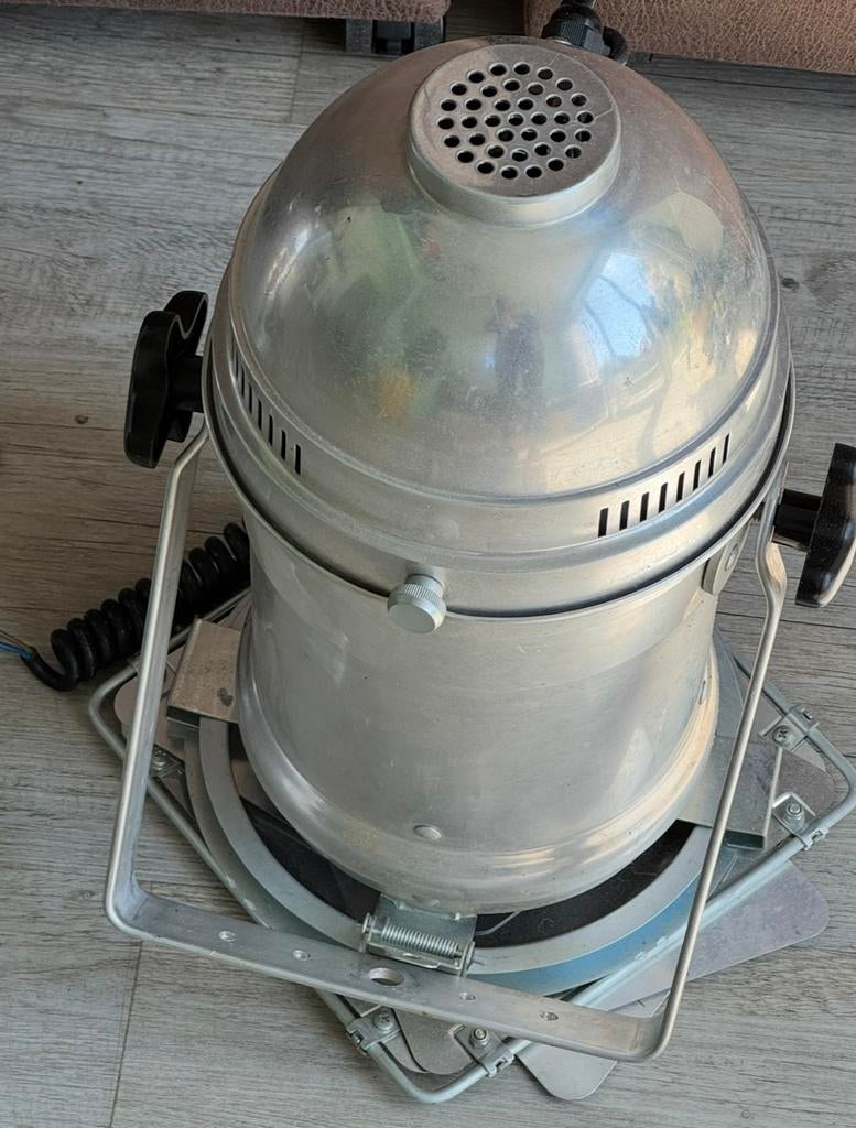 Metalen zilveren studio- of theaterspots (Thunder lampen), Gebruikt, 60 watt of meer, Halogeen (gloei)lamp, E27 (groot)