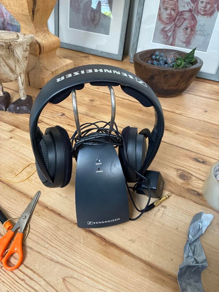 Sennheiser HDR 119 II Draadloze Hoofdtelefoon met Basisstati, Audio, Tv en Foto, Koptelefoons, Gebruikt, Sennheiser, Ophalen of Verzenden