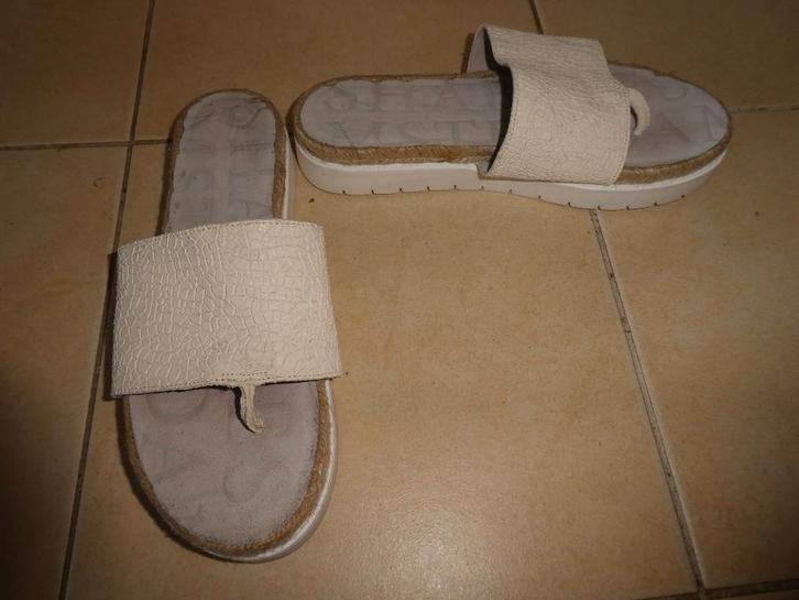 Shabbies teenslippers maat 41 echt leer gebroken wit ZGAN, Kleding | Dames, Schoenen, Zo goed als nieuw, Slippers, Wit, Verzenden