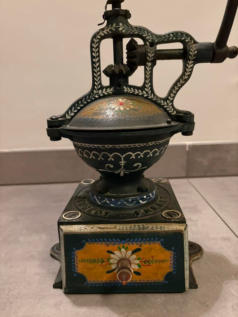 Antieke koffiemolen Brevetes S.G.D.G. Peugeot Freres, Antiek en Kunst, Ophalen