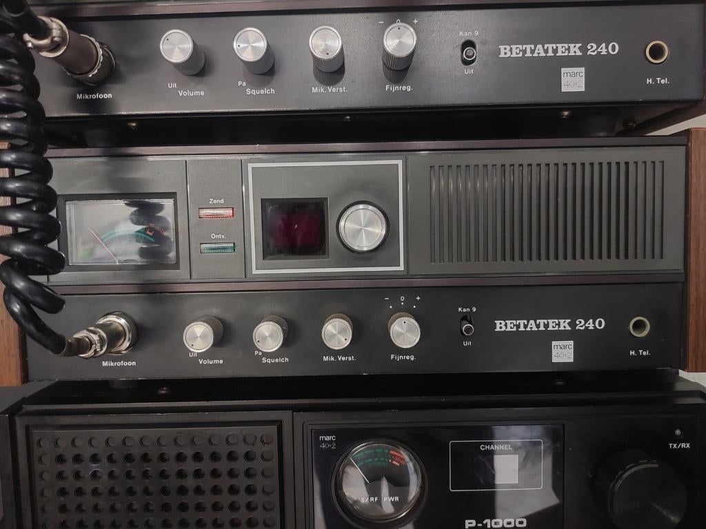 Betatek 240 27MC Basisbak - 40 Kanalen 2 Watt, Telecommunicatie, Zenders en Ontvangers, Gebruikt, Ophalen of Verzenden