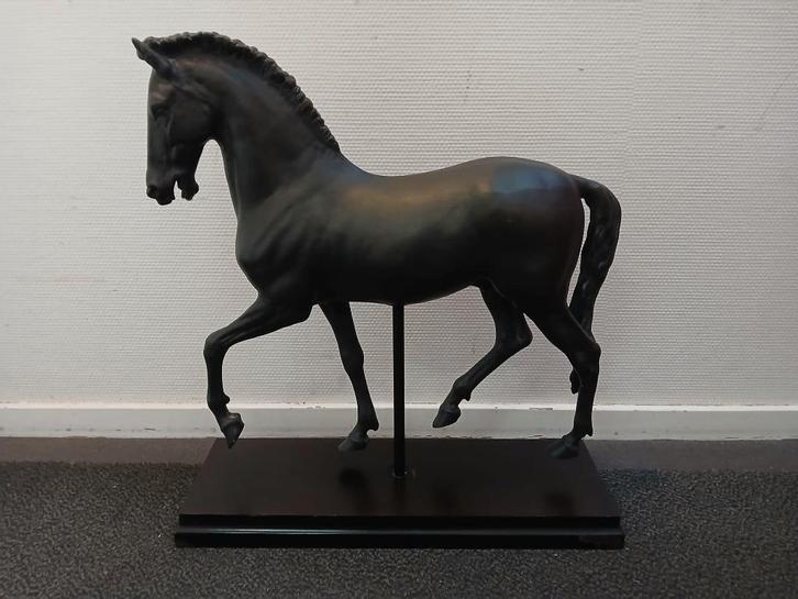 Beeld paard met voet (Estafette Franeker), Antiek en Kunst, Kunst | Beelden en Houtsnijwerken, Ophalen of Verzenden