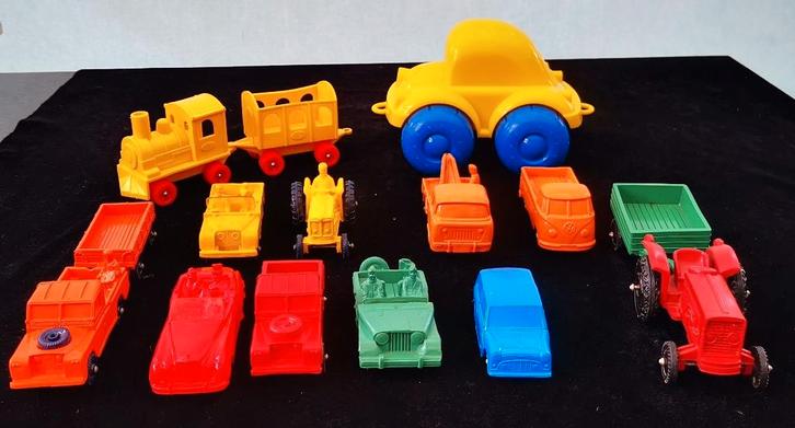 12 Vintage Speelgoed auto TOMTE VW kever Cooper Bentley Jeep, Antiek en Kunst, Antiek | Speelgoed, Ophalen of Verzenden