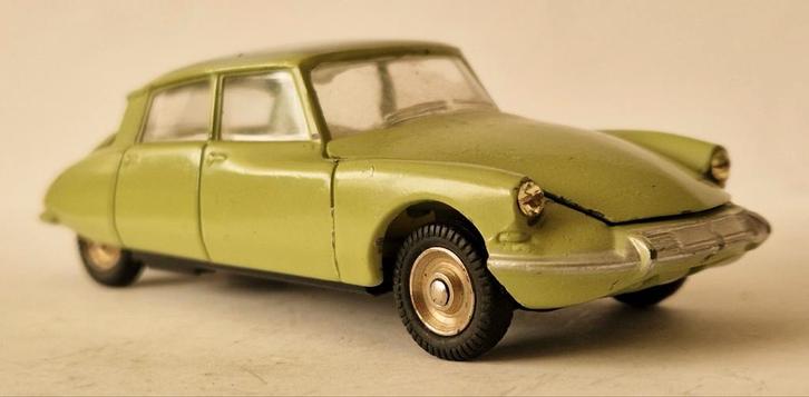 Dinky Toys (France) 530 Citroën DS 19, Hobby en Vrije tijd, Modelauto's | 1:43, Gebruikt, Auto, Dinky Toys, Verzenden