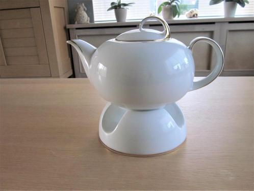 Douwe Egberts witte porseleinen theepot met goudrandje D16cm, Huis en Inrichting, Keuken | Servies, Zo goed als nieuw, Overige typen