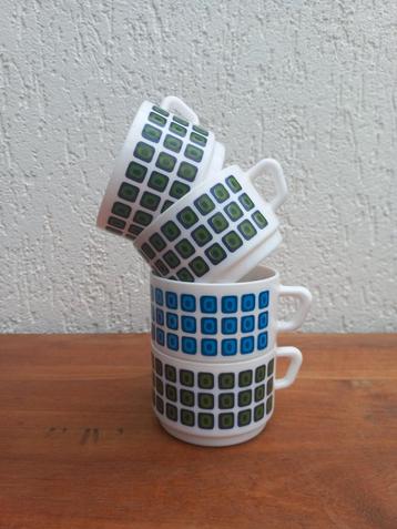 Vier Arcopal soepkoppen. Koppen. Square. Vintage beschikbaar voor biedingen