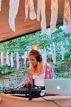 Female DJ | Party DJ | Ibiza style, Diensten en Vakmensen, Dj