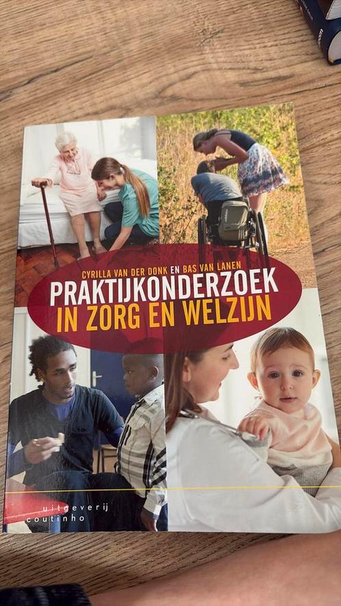 Cyrilla van der Donk - Praktijkonderzoek in zorg en welzijn, Boeken, Politiek en Maatschappij, Zo goed als nieuw, Maatschappij en Samenleving