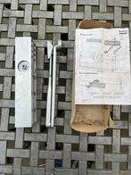 Deurdranger nieuw, Doe-het-zelf en Verbouw, Hang- en Sluitwerk, Ophalen of Verzenden, Nieuw, IJzer, Overige typen