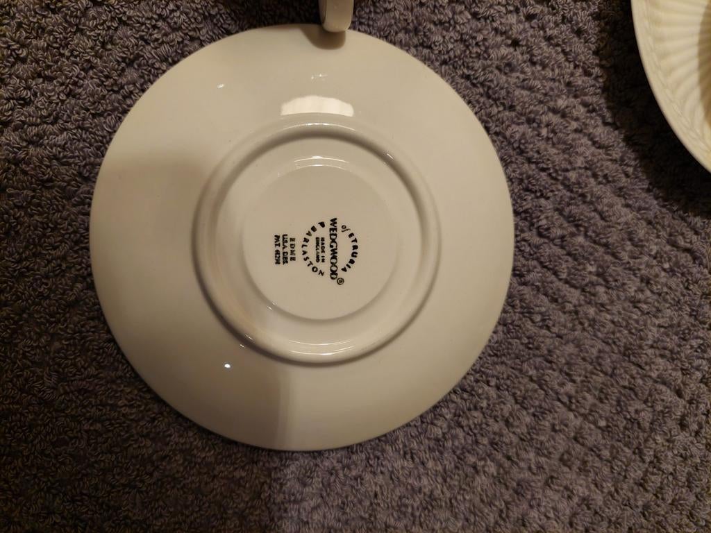 Wedgwood Etruria Barlaston Kop en Schotel Set, Huis en Inrichting, Keuken | Servies, Ophalen, Zo goed als nieuw, Wedgwood, Kop(pen) en/of Schotel(s)