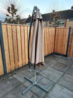 Gebruikte parasol inclusief voet, Tuin en Terras, Parasols, Ophalen, Gebruikt