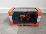 Kubota B7100 HSD 1:32 Universal Hobbies, Ophalen of Verzenden, Nieuw, Tractor of Landbouw, Universal Hobbies