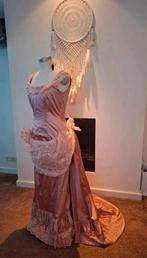Victoriaanse avondjurk oud roze maat 36-38, Kleding | Dames, Galajurk, Ophalen of Verzenden, Roze, Maat 36 (S)