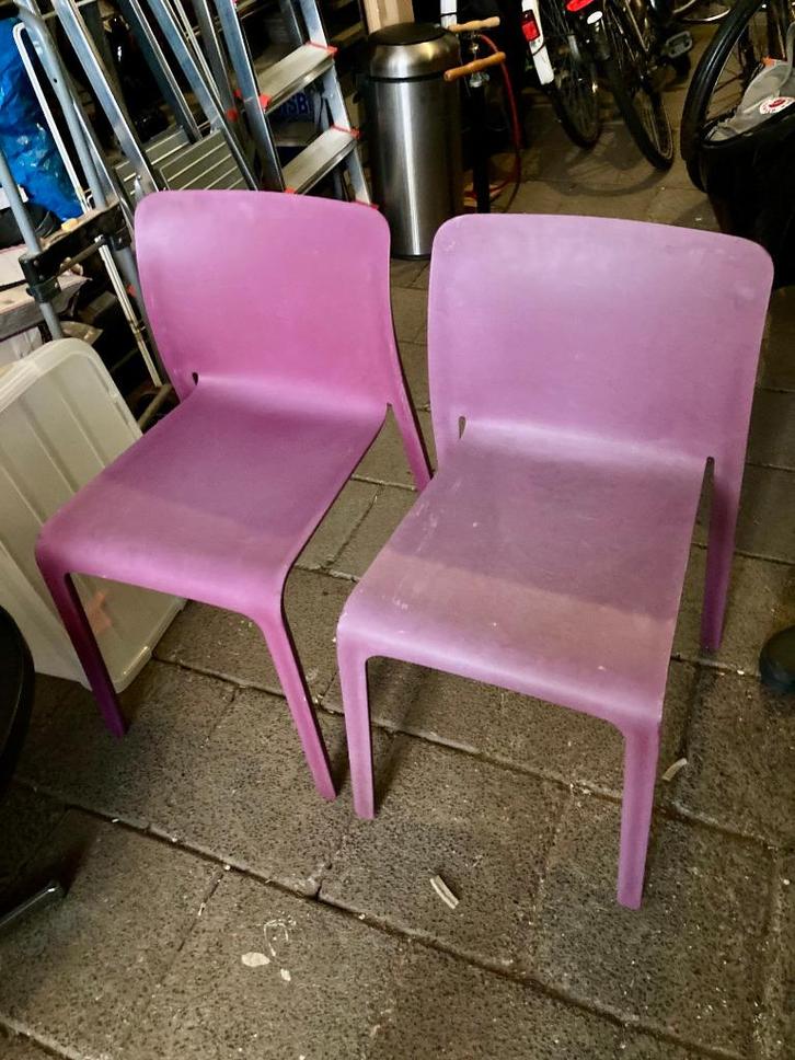 2 stoelen Magis First design Stefano Giovannoni.  Stapelbaar, Huis en Inrichting, Stoelen, Gebruikt, Twee, Kunststof, Ophalen
