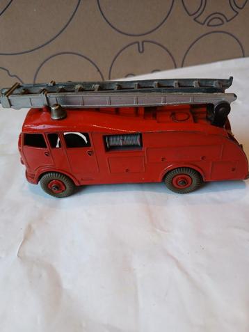 Mooie brandweerwagen. Dinky toys 555 beschikbaar voor biedingen