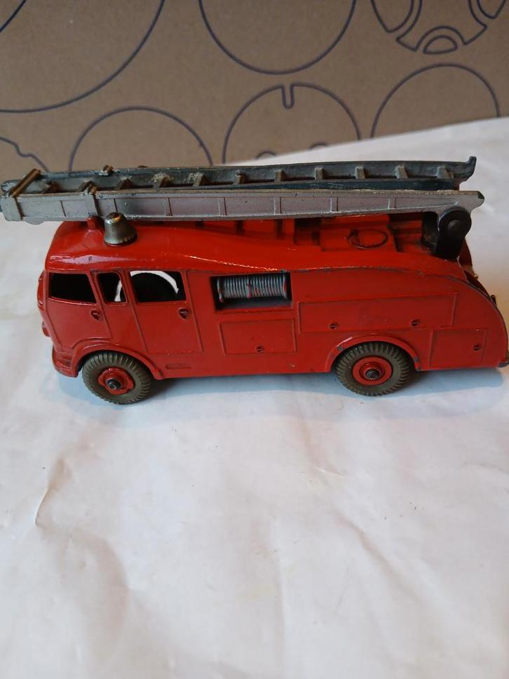 Mooie brandweerwagen. Dinky toys 555, Hobby en Vrije tijd, Modelauto's | 1:43, Zo goed als nieuw, Auto, Dinky Toys, Ophalen of Verzenden