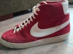 Nike blazer mid rood maat 45, Kleding | Heren, Schoenen, Ophalen of Verzenden, Zo goed als nieuw, Overige kleuren