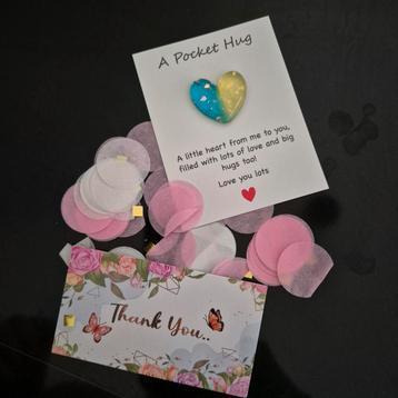 Pocket hugs hart of beertje, gelukskaartjes  beschikbaar voor biedingen