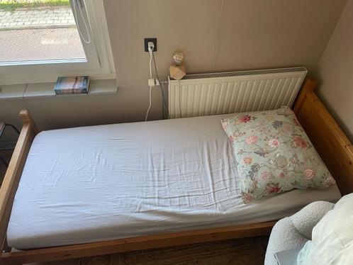 Eenpersoonsbed, met matras, dekbed en beddengoed., Huis en Inrichting, Slaapkamer | Bedden, Gebruikt, Eenpersoons, 90 cm, 200 cm