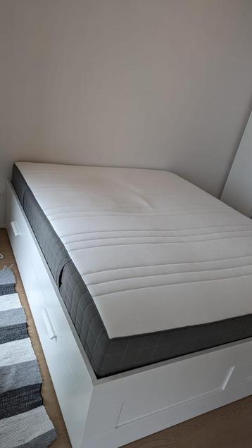 Bed with 4 drawers and mattress - can be sold separately 