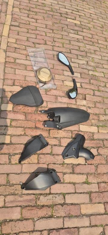 Originele Ducati delen, Kappen, achterste Zadel,  spiegels,  beschikbaar voor biedingen