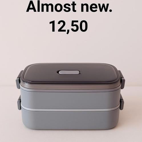 Moderne 2-laagse lunchbox / tiffinbox – Bijna nieuw – €12,50, Huis en Inrichting, Keuken | Tupperware, Zo goed als nieuw, Ophalen of Verzenden