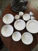 6 pers. Tijdloos Wit met platinum bies Balmoral bone china, Ophalen, Nieuw, Bord(en), Overige stijlen