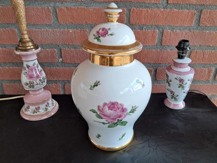 Prachtige hoge witte porseleinen dekselvaas., Antiek en Kunst, Antiek | Porselein, Ophalen of Verzenden