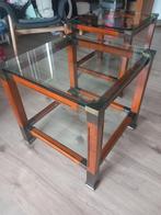 2 Vintage design bijzettafels – massief hout, glas, messing, Gebruikt, Vierkant, 55 tot 75 cm, Brutalist / Modern Classic / Hollywood Regency