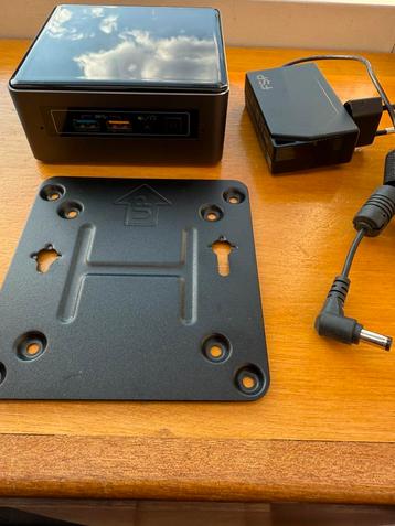 Intel Nuc NUC7I5BNH + 250gb ssd en 8gb ram beschikbaar voor biedingen