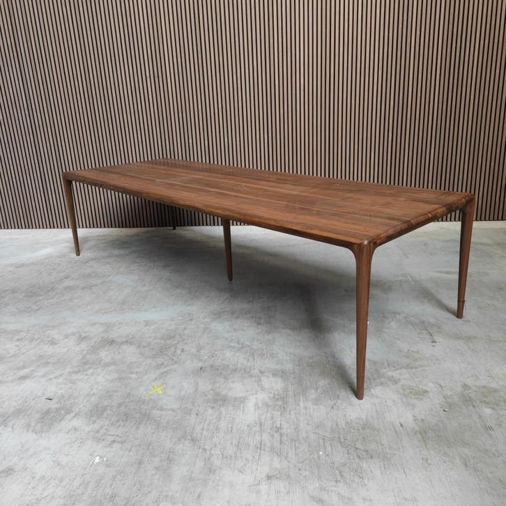 Artisan Latus Eettafel in Amerikaans Walnoot (3 meter), Antiek en Kunst, Antiek | Meubels | Stoelen en Banken, Ophalen of Verzenden