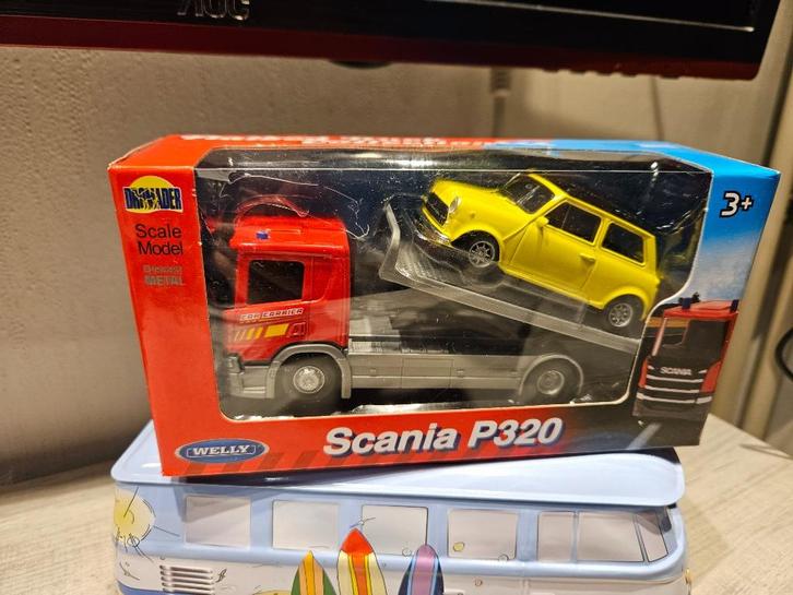Welly Scania P320 Sleepwagen + Mini Cooper 1:57 1:43, Hobby en Vrije tijd, Modelauto's | 1:43, Nieuw, Auto, Overige merken, Ophalen of Verzenden