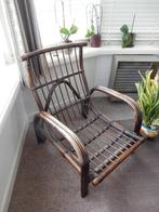 Rotan fauteuil met  stoffen zitting en bijzettafel, Ophalen, Vintage rotan riet bamboe bamboo, 50 tot 75 cm, Riet of Rotan