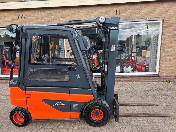 Linde Linde e25 bj 2015 accu 2022 elektrische heftruck, Zakelijke goederen, Machines en Bouw | Heftrucks en Intern transport, Heftruck
