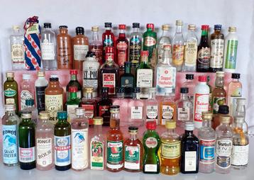 Jenever - Miniaturen Drank flesjes.  beschikbaar voor biedingen