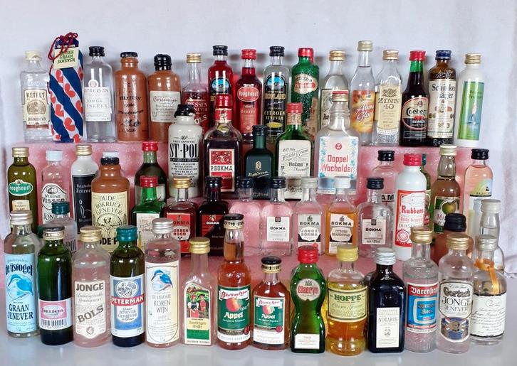 Jenever - Miniaturen Drank flesjes., Verzamelen, Complete verzamelingen en Collecties, Ophalen of Verzenden