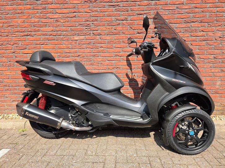 PIAGGIO MP3 500 SPORT HPE ABS ASR AKRAPOVIC (bj 2020), Motoren, Motoren | Piaggio, Bedrijf, Scooter, 12 t/m 35 kW, Minimaal motorrijbewijs A2