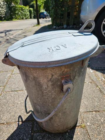 Zinken prullenbak vuilnisemmer  beschikbaar voor biedingen