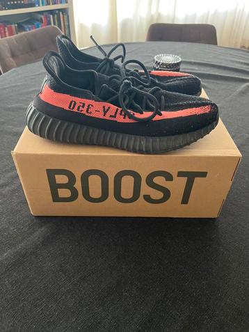 Yeezy Boost 350 V2 black + red- goede Staat! Mt 41 en 1/3 beschikbaar voor biedingen