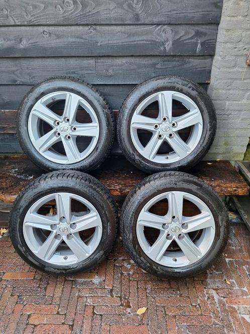 Toyota Corolla Velgen-Winterbanden 205/55R16. E7Jx16H2-ET40, Auto-onderdelen, Banden en Velgen, Banden en Velgen, Winterbanden