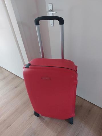 Grote samsonite koffer beschikbaar voor biedingen