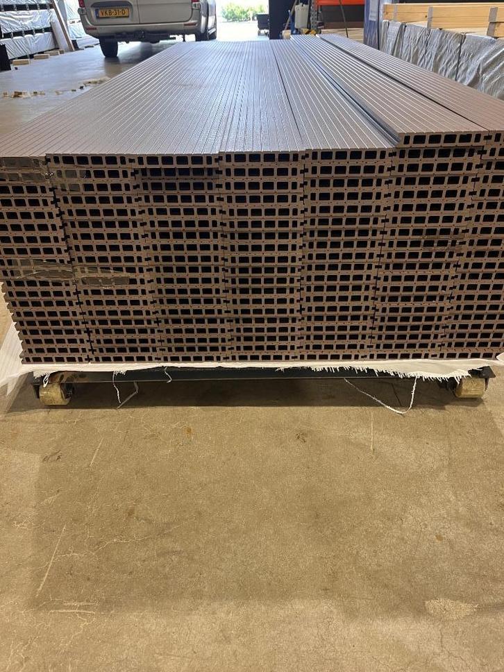 Bruine composiet vlonderplanken – totaal €250, Tuin en Terras, Terrasdelen en Vlonders, Nieuw, Composiet, Ophalen